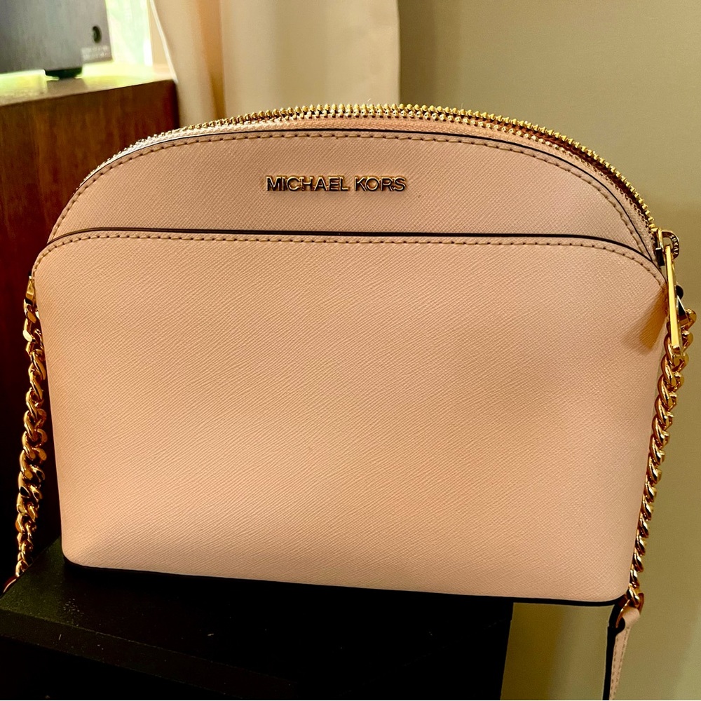 Michael Kors Duo Set Crossbody bag and Small coin pouch in Pink.